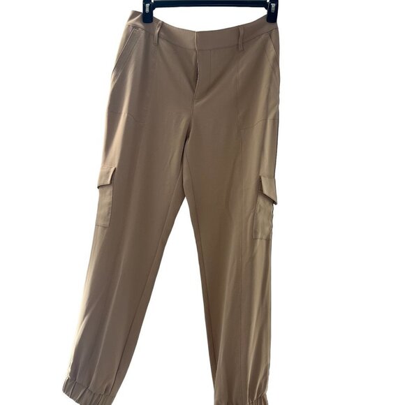 10. NWT INC Relax Fit Cargo Style Lightweight Capri - Picture 4 of 5